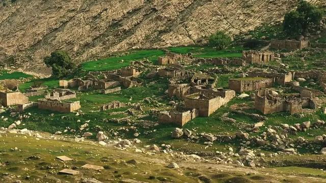 40年，100国，他走遍世界少有人至的角落