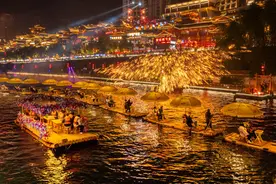 2025世界年｜非遗春节⑦：打铁花，民间艺术的炫目盛宴图片