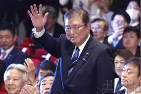 透视东瀛|石破茂：“憨直”的“官二代”，安倍的“老冤家”图片