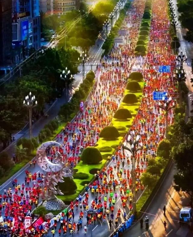 【跟着赛事游凉山】奔跑在画中 这张西昌“金标”名片藏着的湖光山色