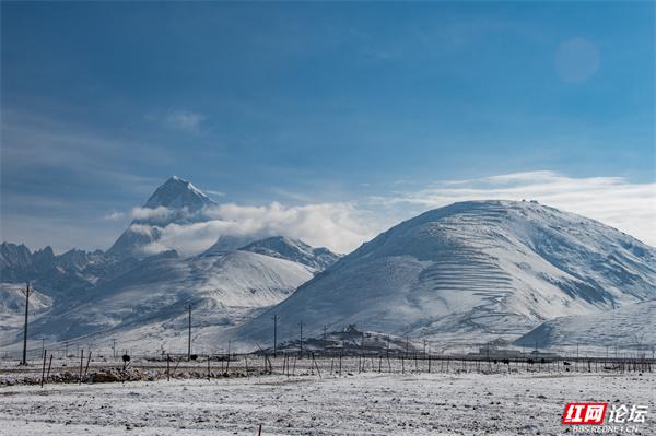 又向青藏踏雪行⑦丨垭口听风湖畔立，逍遥一路到亚东