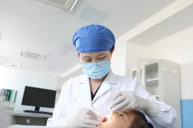 开学需警惕！ 暑期滨州中小学生“扎堆儿”看牙 一半以上有龋齿图片