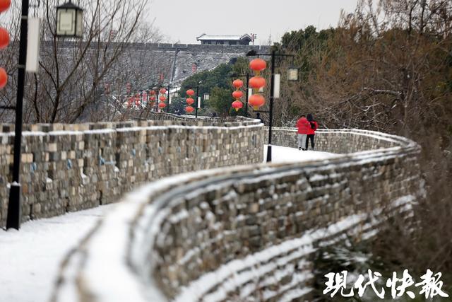南京雪后，一不小心拍到了“地理课本封面”