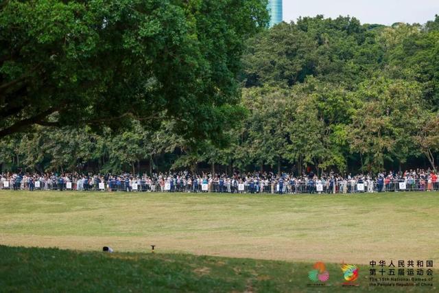 人人人！今天，这里挤满围观市民，现场令人振奋！网友：果然很深圳