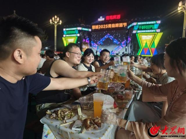 10天狂欢启幕! 2025郓城青岛啤酒节点燃城市夜经济