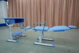 实现舒心躺睡，韶关武江这所中学课桌椅秒变“午睡神器”图片