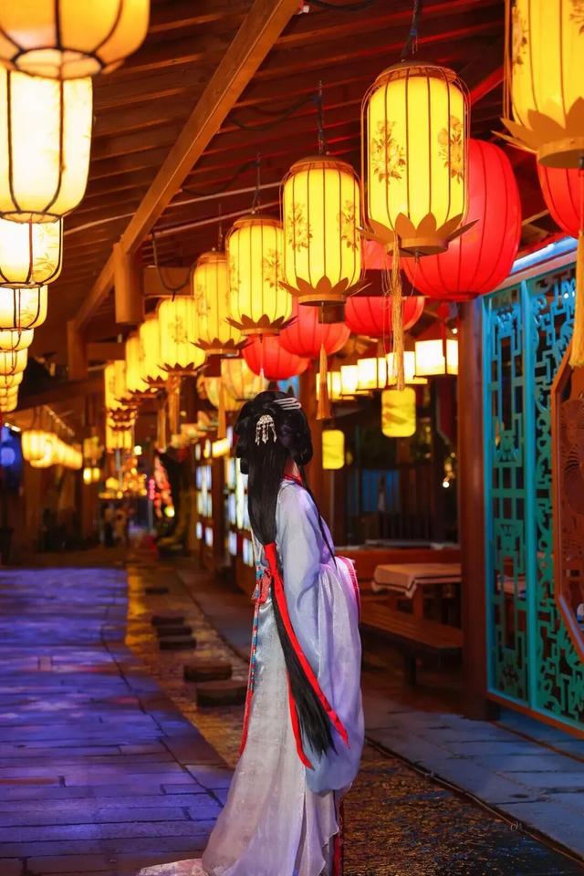 邀您免费畅玩！来木兰不夜城探索侠气与温柔