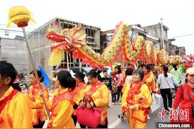 广西玉林寒山祈福活动热闹上演图片