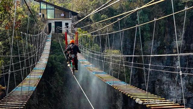 十年之约 | 全国民辅警及家属免费游宣恩矅天眼！