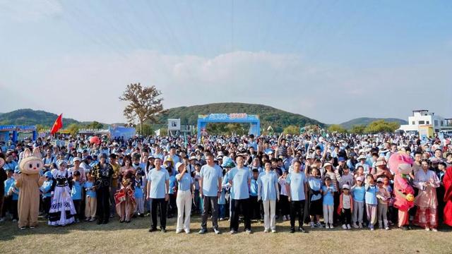 湖山暮色间，步履跃金秋｜2025南北湖金秋暮光徒步绘就秋日浪漫长卷