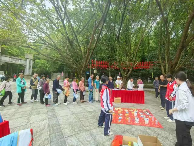 登高问鼎！今天，鼎湖山很热闹！