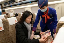 在高铁上吃到“湖北味道”，莲藕排骨汤、沔阳粉蒸肉上了春运列车图片