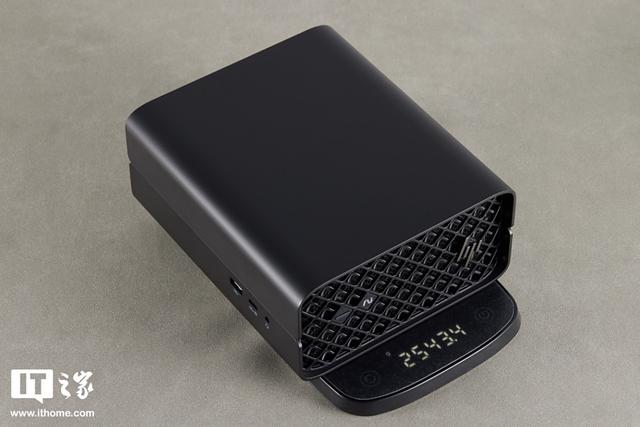 惠普 Z2 Mini G1a 迷你 AI 工作站评测：小身材，大 AI