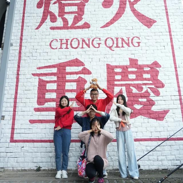 青春就要这“young”玩出“趣” | 在Citywalk中寻找同频“搭子”