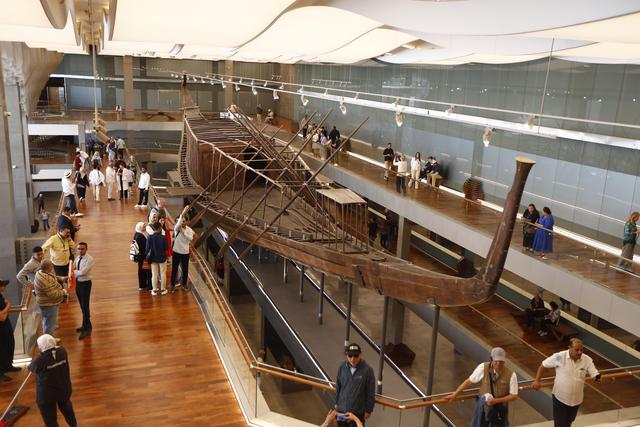 中东行记丨金字塔下，崛起一座新博物馆