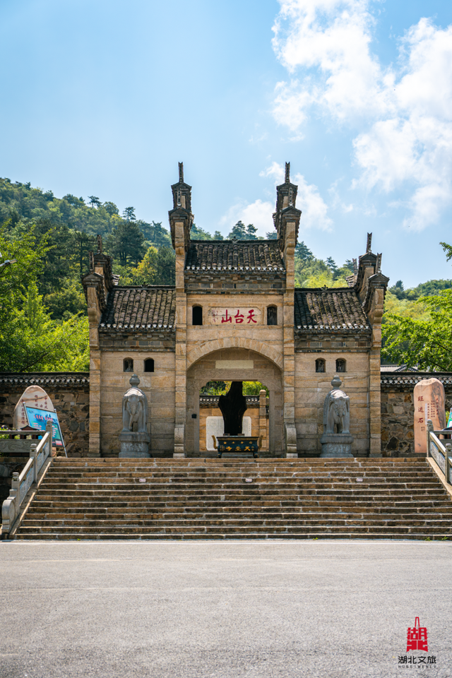 红安：红是底色，趣是新篇