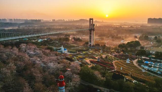 快来为新都打CALL~免费住酒店、吃火锅、赏花……