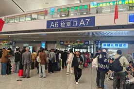 新疆铁路国庆运输期圆满收官  客货运输日均发送量均达历史峰值图片