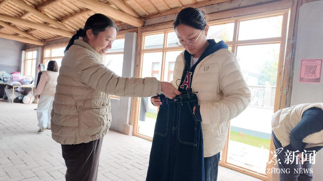 “双坡”联动产业协同，泰山炊烟巷里办起“秋裤文化节”