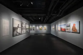 苏州河畔的三场摄影：聚焦“人”与超现实主义图片