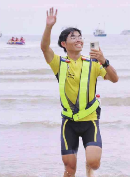 吹着海风 所有的烦恼都没有了 浙江苍南骑友加入单车天使，52人骑行“最美黄金海岸”