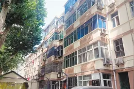 老旧小区自来水每吨5元 住户认为收费过高不合理 物业回应图片