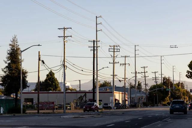 硅谷GPU蒙尘，马斯克一言成谶：美国AI被电卡脖子