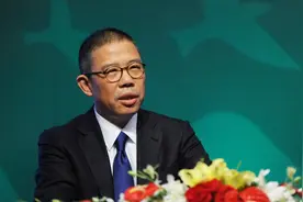钟睒睒卸任浙江农夫实业法定代表人，仍任执行董事图片