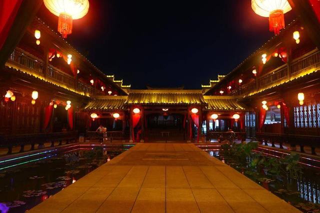 云梦：万人共赴千年古城夜宴 祥云湾奏响夜色七重奏文旅交响乐