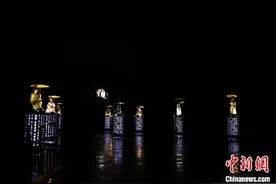 《寻梦龙虎山》实景演出火热 从陆地到河面全面展现龙虎山自然和人文魅力图片