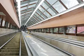 在重庆坐电梯=极限运动？116米高差、8米/秒……看完数据腿软了图片