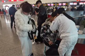 冲刺急救晕倒旅客——郑州机场四号急救站的春运赛道图片