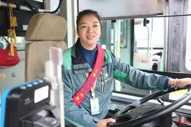 达州女子上榜全国“十大最美公交司机”：从业20多年，安全行车里程超130万公里图片