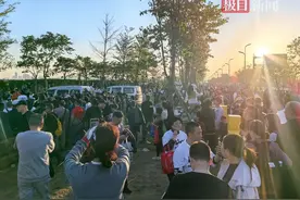 刀郎厦门演唱会落幕：各地“刀迷”齐聚海边，大合唱数小时图片