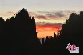 只有一个黄山：2024年的第一个日出如此灿烂图片