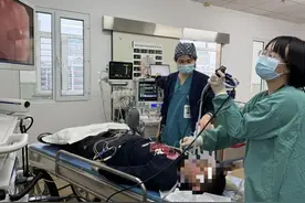 热闻|小物件惹大祸！12岁男孩不停地咳嗽、喘不上气，竟是因为吞下了磁铁图片