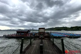 杭州：受台风“格美”影响 西湖游船暂停开放图片