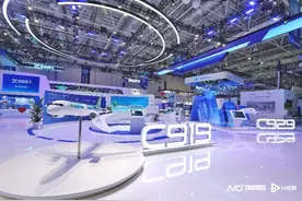 中国商飞掘金航展，现场卖出120架飞机图片