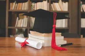 “恶意评审”争议，学位论文评审如何才能公平公正 | 新京报快评图片