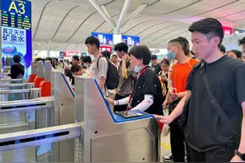 视台风影响程度，广铁持续调整列车运行方案图片