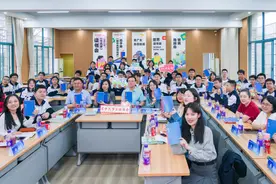 世界读书日，《十几岁》读书会与师生共读《额尔古纳河右岸》图片