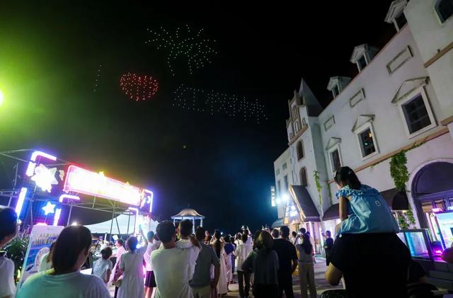 抬头看！青岛夜空惊现绝美流光盛宴！速来打卡！
