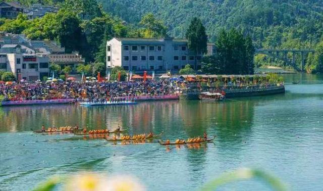 重庆秀山大溪镇：“夜经济”激活乡村文旅新活力