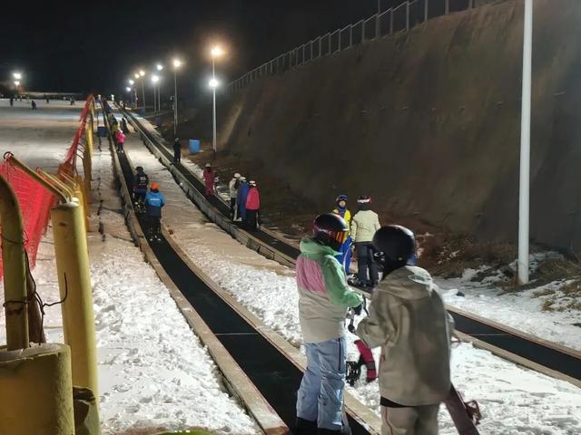 今天起，北京滑雪场迎来全面开板！游玩攻略来了——