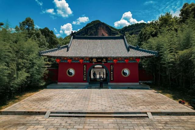 龙虎山“赣超好礼”上线！持赣超球票享景区门票+食宿全方位优惠！