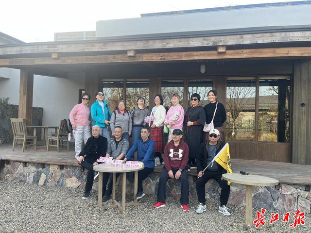 拔萝卜、品美食、打卡艺术民宿…… 武汉车友周末自驾游咸宁