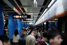 广州地铁解除免费乘车儿童数量限制 身高1.3米以下或6岁以下儿童均可免费乘车图片