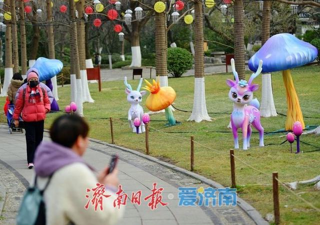 一年四季 泉在济南丨“秦琼、李清照、辛弃疾”亮相，“泉城元素”迎春花灯会唱主角