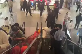 一天涨9元！“很多人一袋一袋卖黄金”，多家金店紧急招人：不限学历！图片