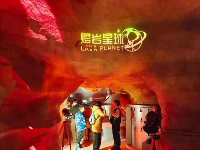 漫天“飘雪”！北京游乐园“天花板”！全龄嗨玩！